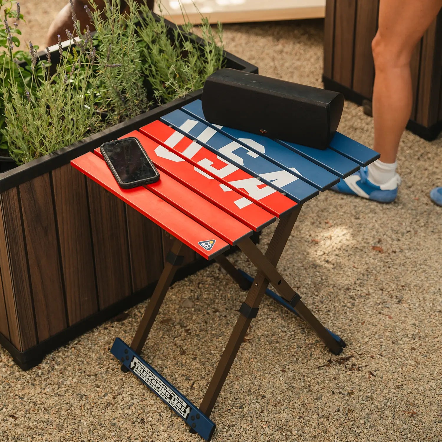Multi-Functional Cook Compact Camp Table 20 - USA Anniversary Deluxe - Choice 757 - Multi-Functional Heavy-Duty Grilling Table Counter Detail
