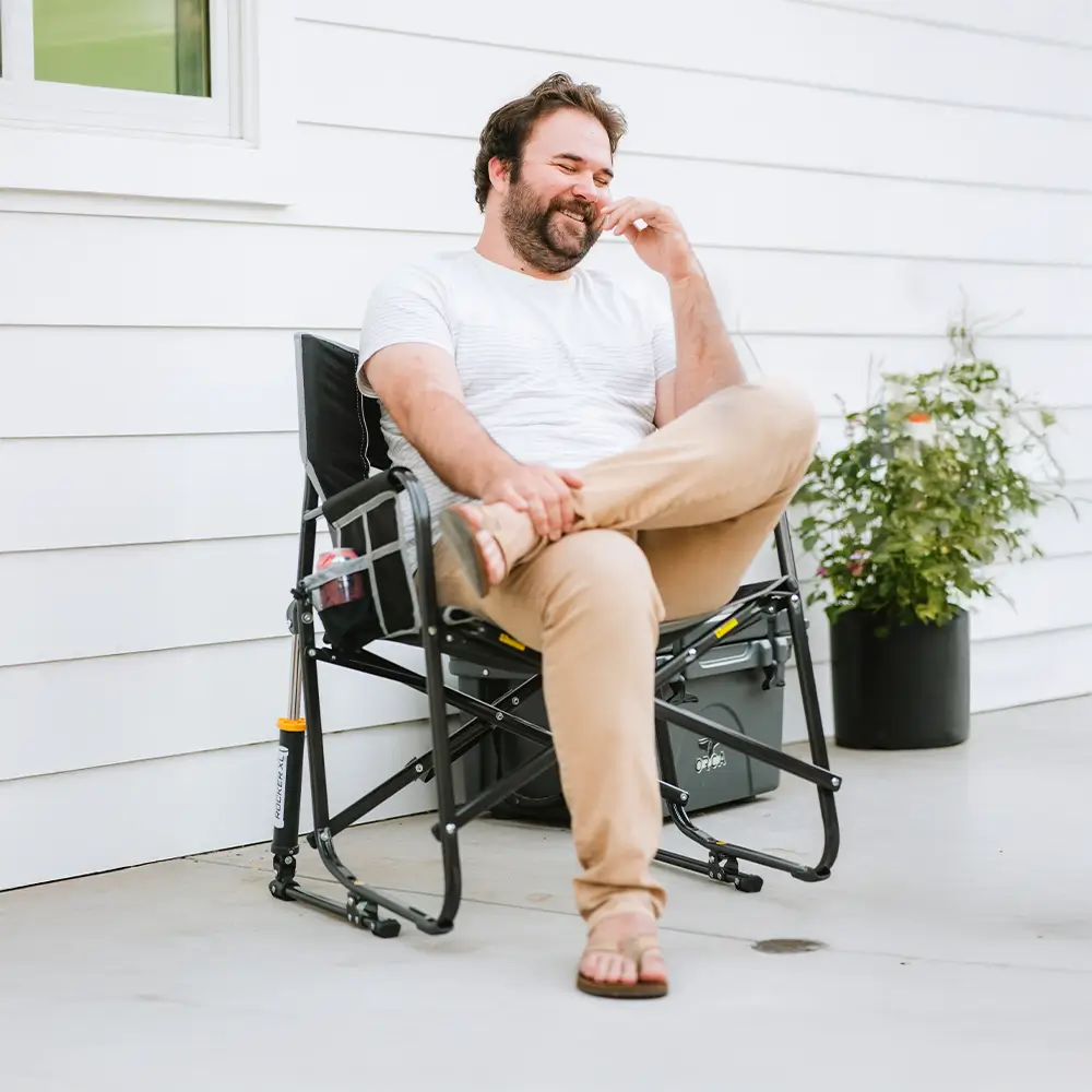 Heavy-Duty Freestyle Freestyle Rocker XL - Choice 552 - Heavy-Duty Kickback Rocker with Beverage Holder Detail