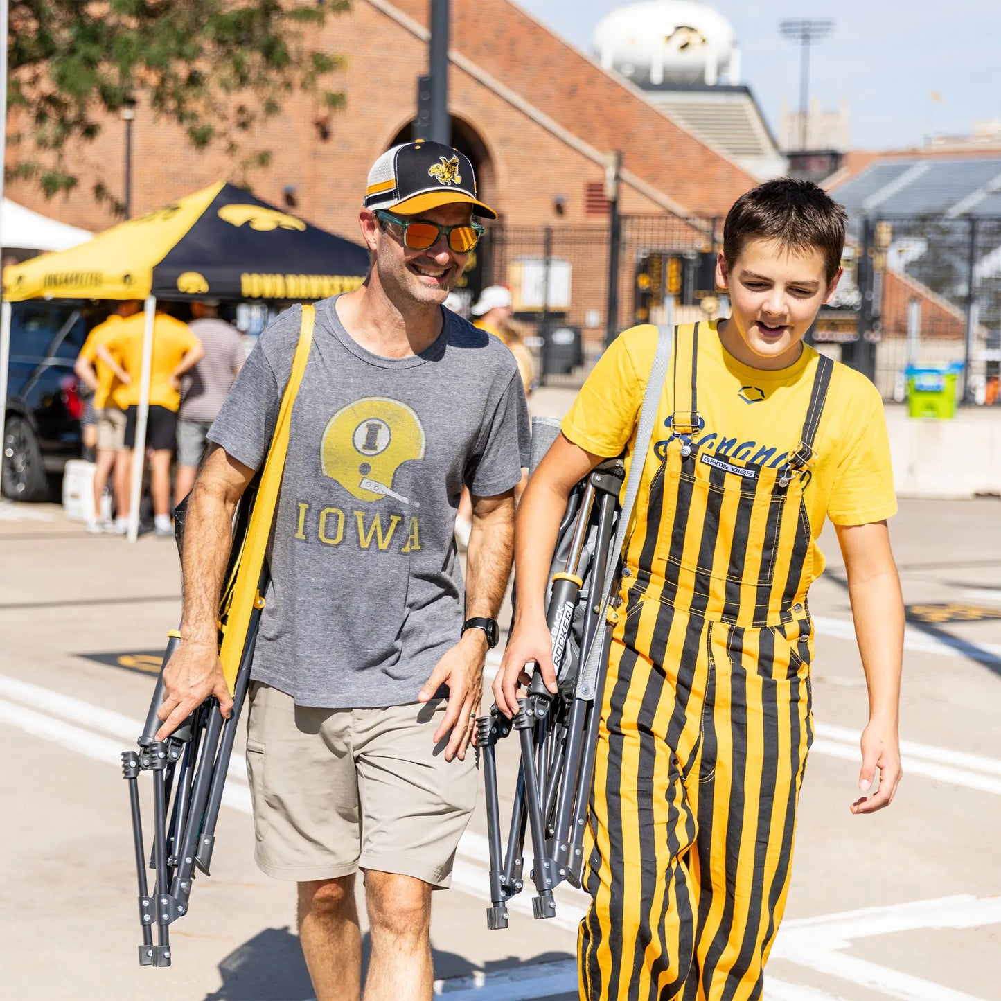 Luxury Camp College Comfort Pro Rocker - Iowa Hawkeyes - Choice 249 - Patented Spring-Action Rocking Chair for Camping Detail
